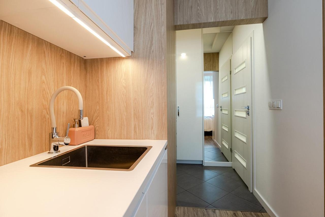 Studio Wola Apartament Kasprzaka - Wifi + Smart Tv Varsovia Exterior foto