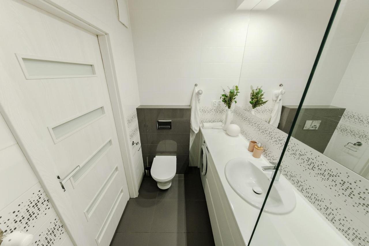 Studio Wola Apartament Kasprzaka - Wifi + Smart Tv Varsovia Exterior foto